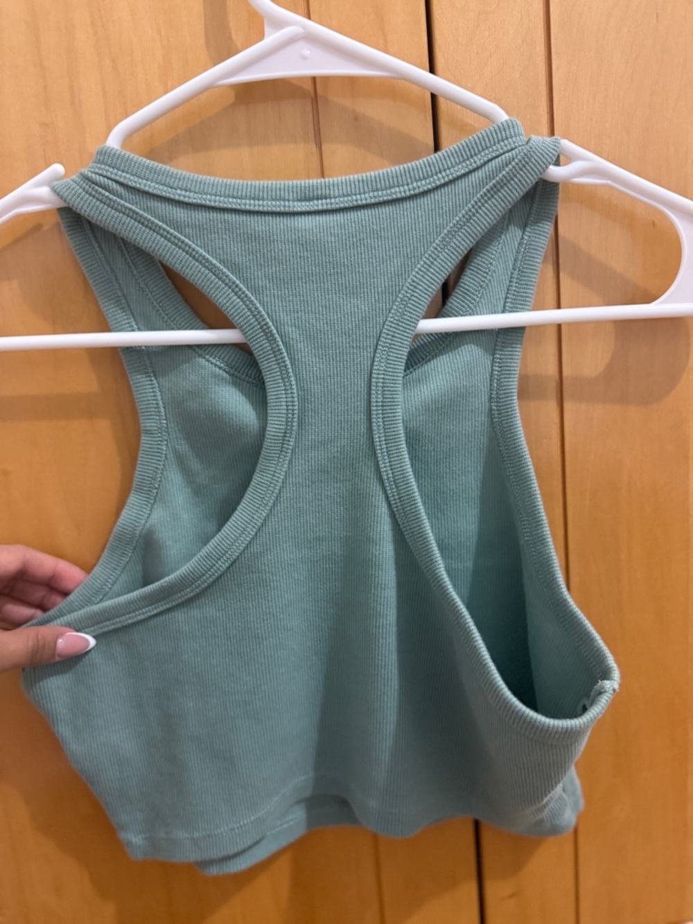 Alo Ribbed Cropped Tank - Picture 5 of 5